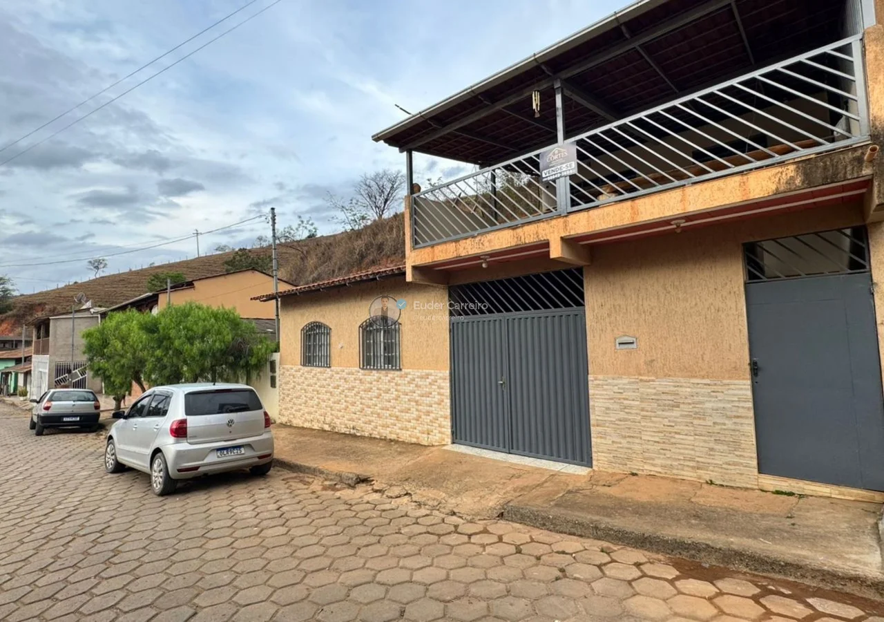 Casa com 4 quartos e 130 m² - Santo Antônio, Inhapim