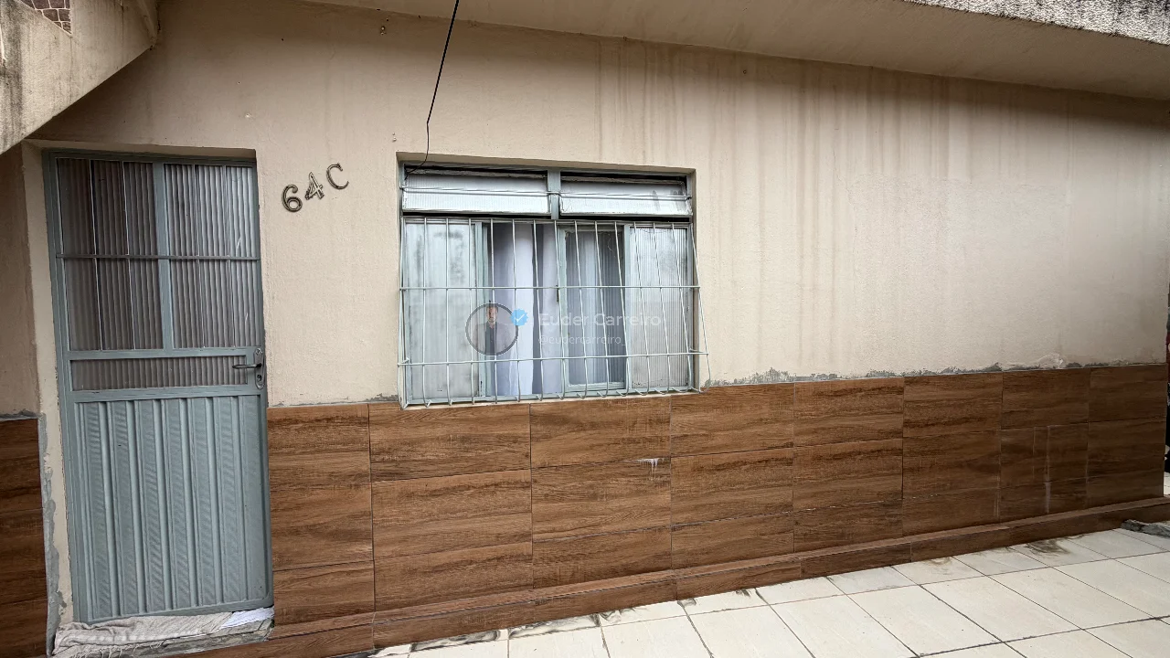Duas Casas na Praça do Sindicato - Inhapim