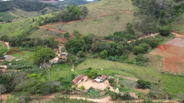 Sítio de 10,83 hectares com nascente - Córrego Santo Antonio, Inhapim